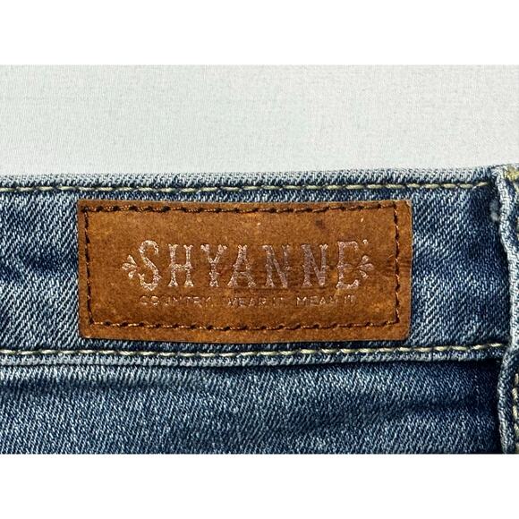 Shyanne Women's Button Fly Blue Denim Cut-Off Shorts - Size 31 (32x2.5) - Picture 3 of 5